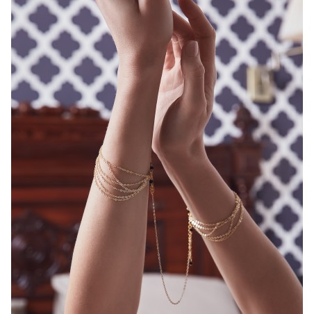 JEWELRY CUFF TENTATION