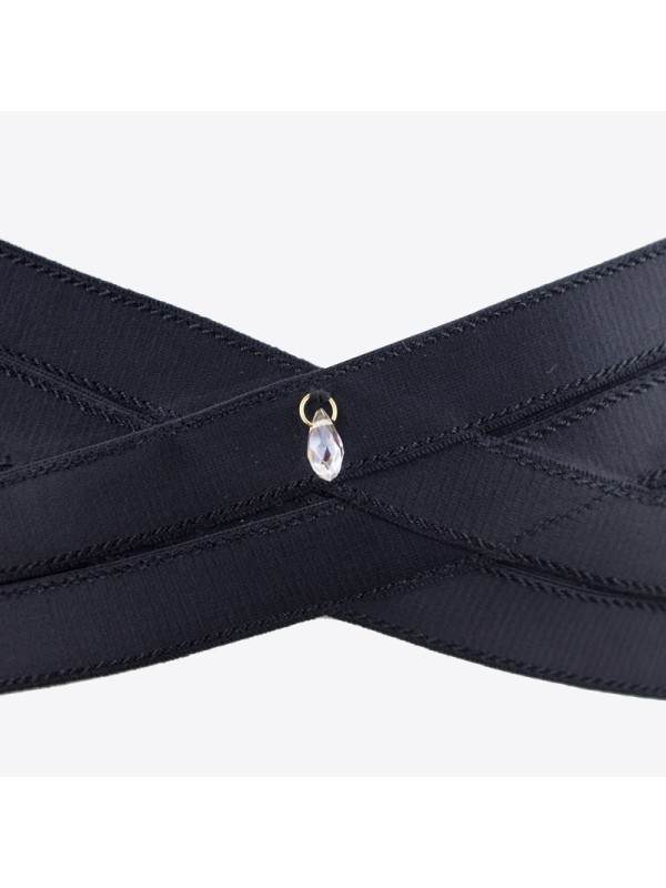 UNDERBUST SEDUCTION